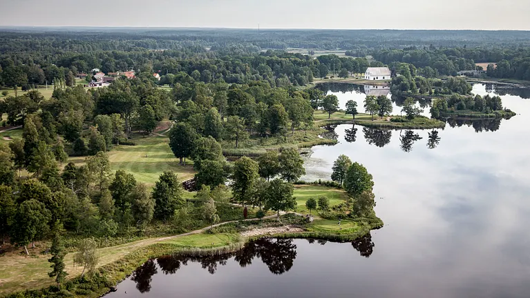 Flygfoto över Emmaboda Golfklubb